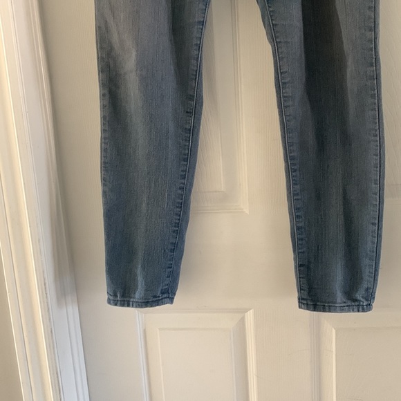 Forever 21 Blue Denim Slim Fit Jeans - Picture 5 of 9